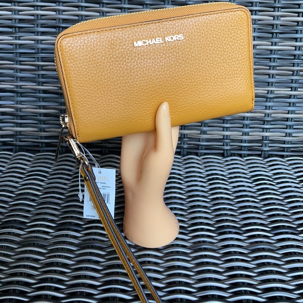 Michael Kors Jet Set Travel Lg Flat Multifunctional Phone Case-Wristlet-Wallet - Picture 13 of 16
